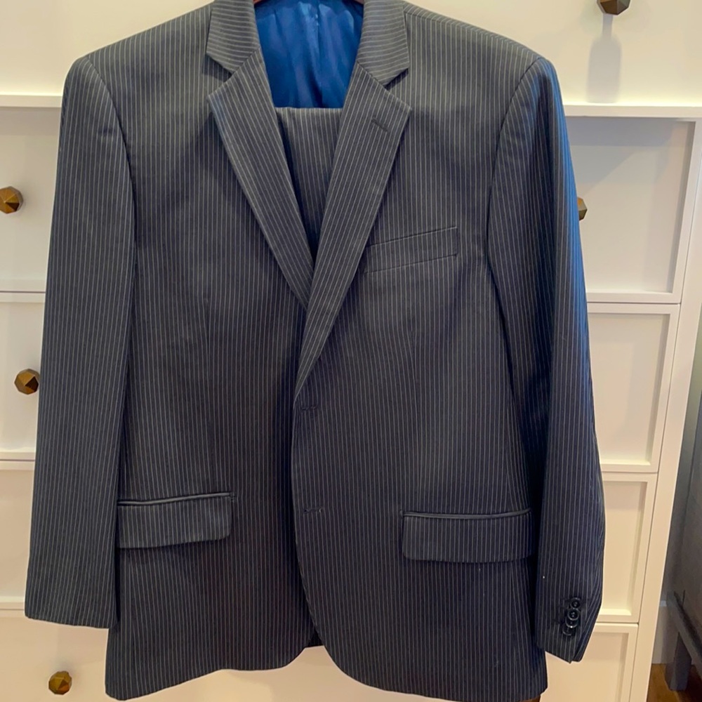 Men’s 2 peice suit , 44R 38/32